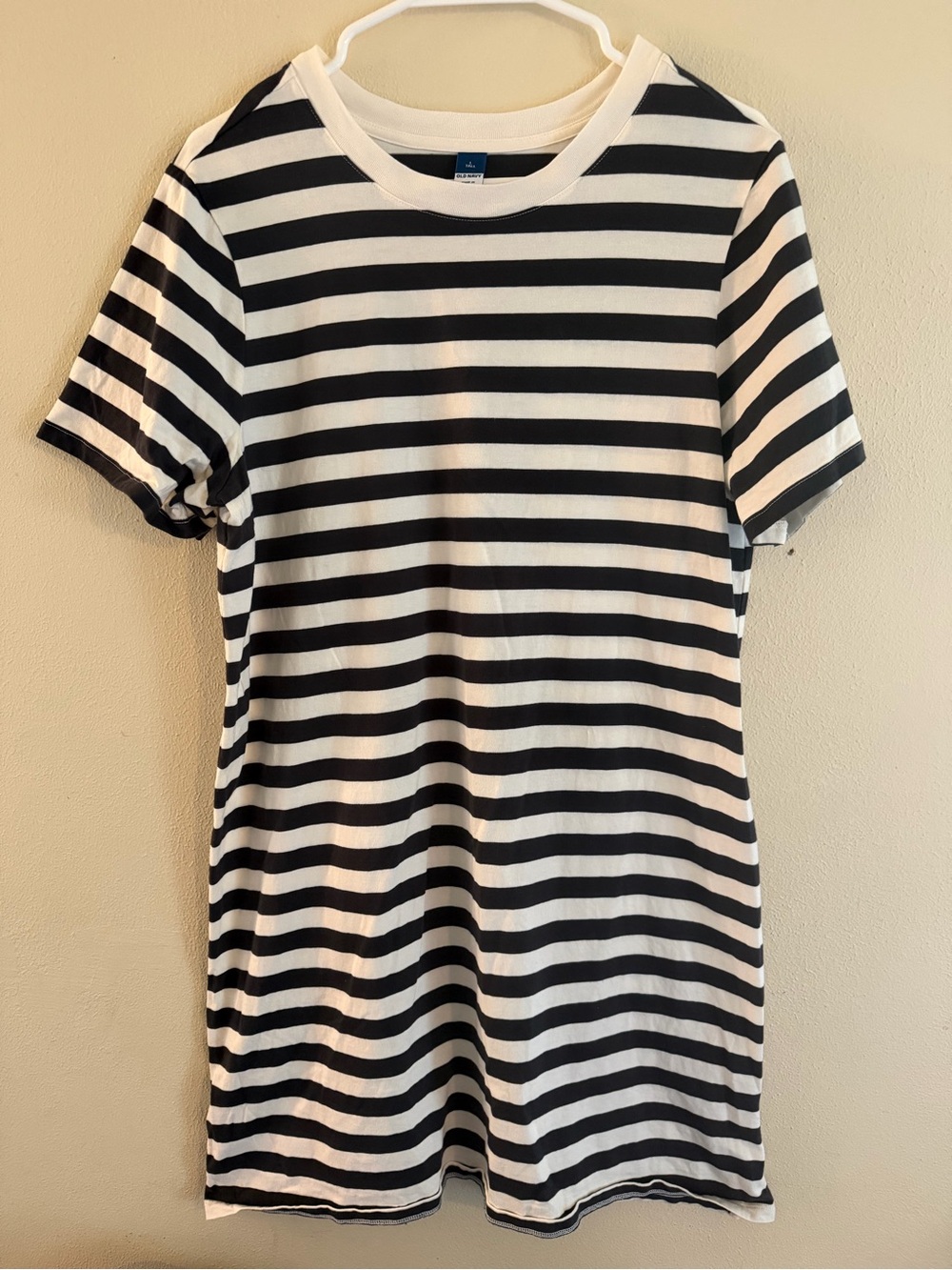 Old Navy Striped Black & White Crew Neck Tee